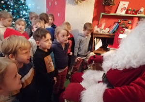 Sala Tronowa i spotkanie dzieci ze Świętym Mikołajem