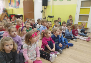 Dzieci podczas koncertu "Góralskie kolędowanie"