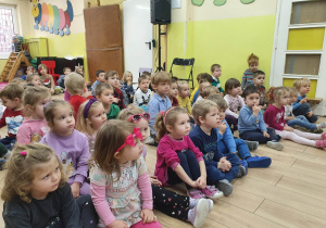 Dzieci podczas koncertu "Góralskie kolędowanie"