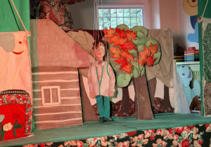 Marionetka i scena