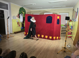 Przedstawienie Teatru Widzimisię pt. "Królewna na ziarnku grochu"